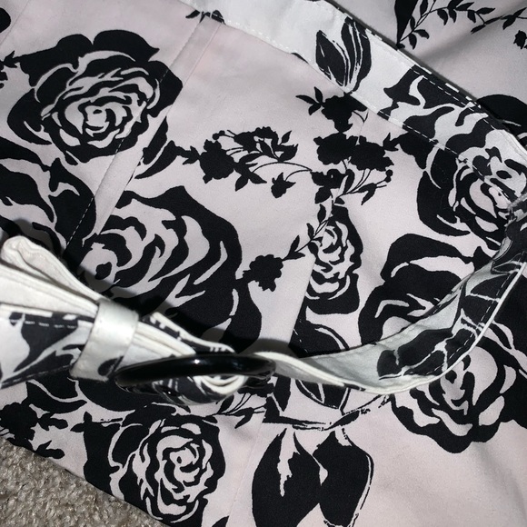 White House Black Market Floral Top w Belt size 4 - Picture 11 of 13